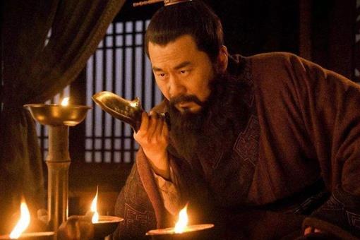 在三国中后期,刘备为何走向巅峰而曹操总是失败?