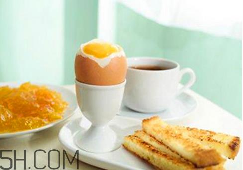 秋天吃什么蔬菜比较好?秋天喝蜂蜜的注意事项 秋天吃什么蔬菜比较好?秋天喝蜂蜜的注意事项