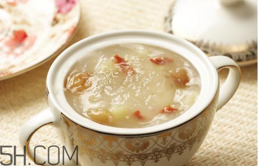 秋天吃什么蔬菜比较好?秋天喝蜂蜜的注意事项 秋天吃什么蔬菜比较好?秋天喝蜂蜜的注意事项