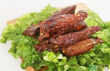 牛肉干的营养价值 牛肉干的功效与作用 牛肉干的营养价值 牛肉干的功效与作用