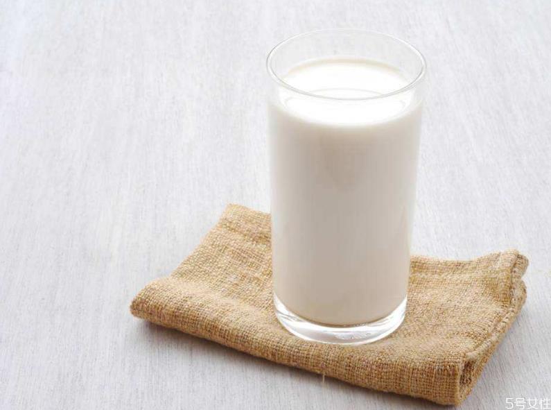 鲜牛奶需要加热喝吗 鲜牛奶可以微波炉加热喝吗 鲜牛奶需要加热喝吗 鲜牛奶可以微波炉加热喝吗