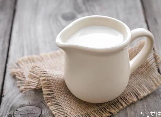 鲜牛奶需要加热喝吗 鲜牛奶可以微波炉加热喝吗 鲜牛奶需要加热喝吗 鲜牛奶可以微波炉加热喝吗