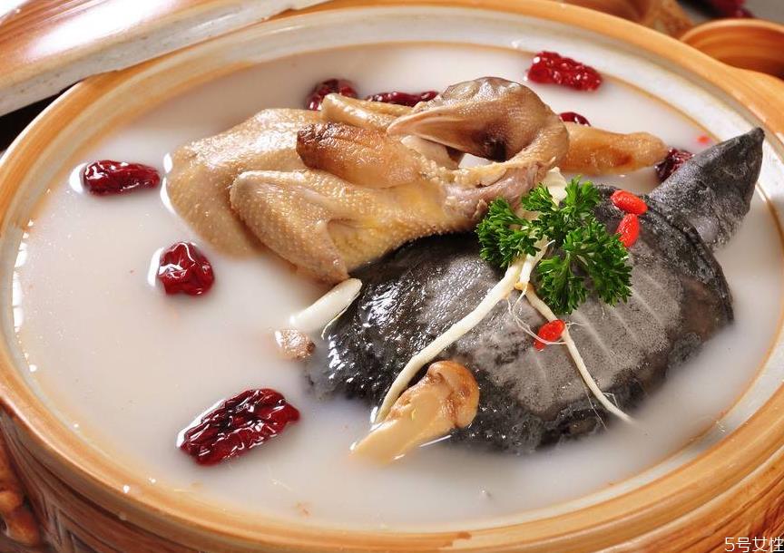 鸽子汤炖半个小时可以吃吗 鸽子汤一天喝多少合适 鸽子汤炖半个小时可以吃吗 鸽子汤一天喝多少合适