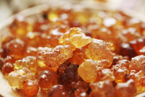 桃胶的作用与功效 桃胶可以做什么 桃胶的作用与功效 桃胶可以做什么