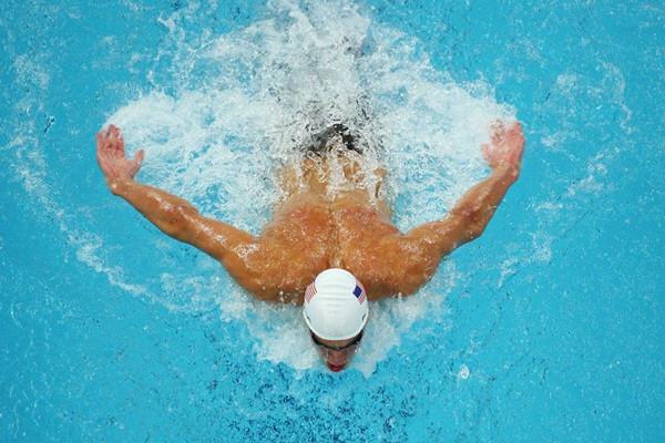 冬天游泳有什么好处 冬天游泳需要注意什么 冬天游泳有什么好处 冬天游泳需要注意什么