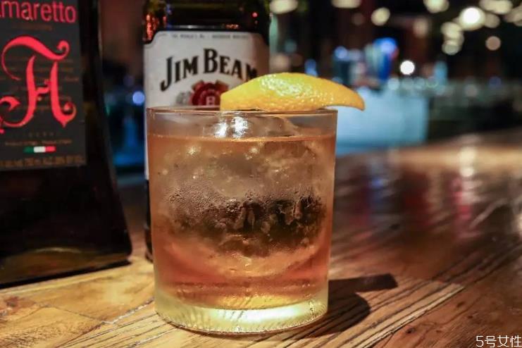 教父鸡尾酒多少度 教父酒后劲大吗 教父鸡尾酒多少度 教父酒后劲大吗