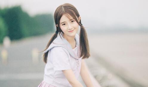 女生看电视幽默的回复1