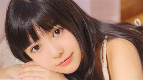 引起她好奇的打招呼方式