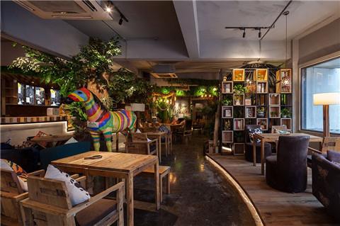 喜欢的女生说谢谢怎么回复她，喜欢的女生说谢谢你怎么回复