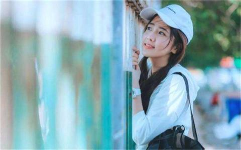 集邮渣女的表现