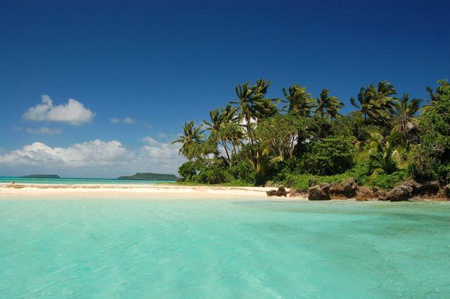 此国对中国免签，男人不穿裤子，女人胖才美，总想中国免了百亿债