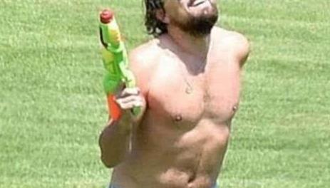 小李子终于瘦下来了,当年“玩水枪”的男人,又帅回来了