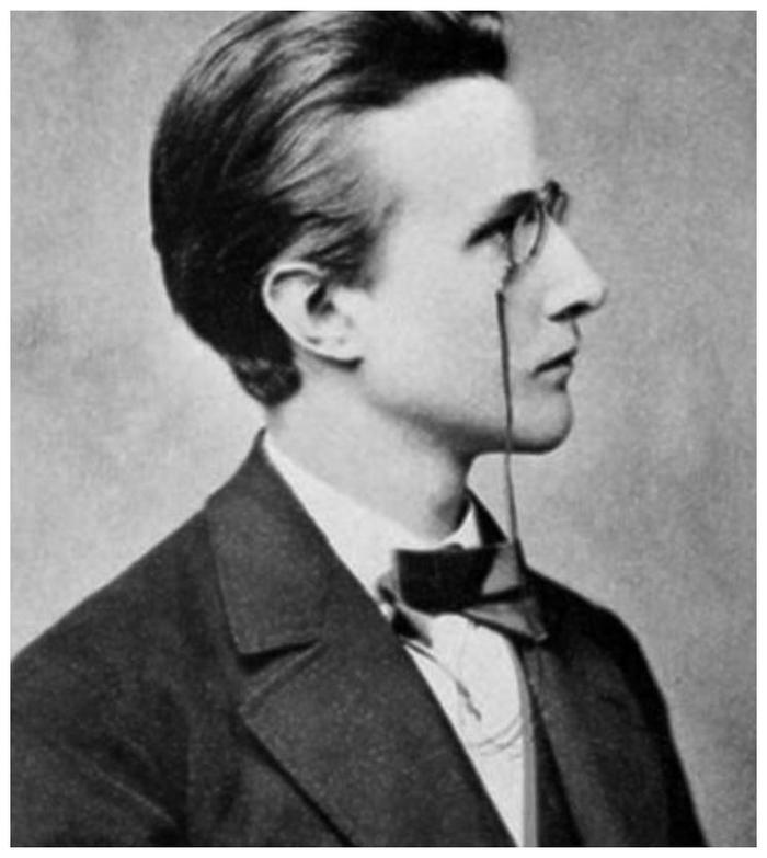 为什么历史书上都是糟老头子?原因有2点,怕你们犯花痴!