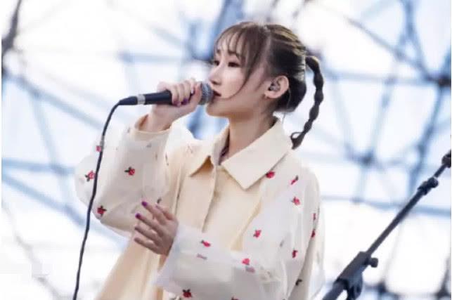 陈雪凝换新发型颜值暴涨,见者纷纷“沦陷”,可惜陈三无法拥有?