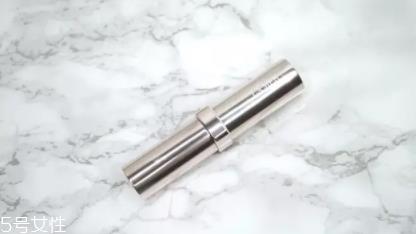 遮瑕棒和遮瑕液哪个好?遮瑕力度有区别 遮瑕棒和遮瑕液哪个好?遮瑕力度有区别