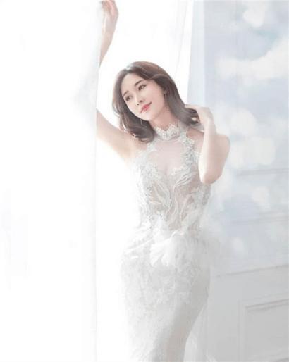 林志玲婚纱照曝光，终于在44岁嫁给了心爱的日本小伙黑泽良平