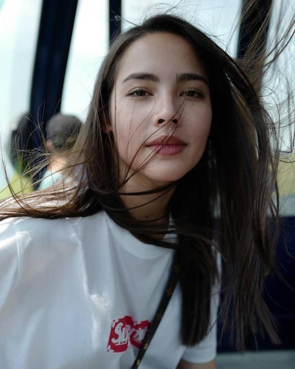 泰国小花yaya是学霸出身? 有颜有才的她衣Q也超高!