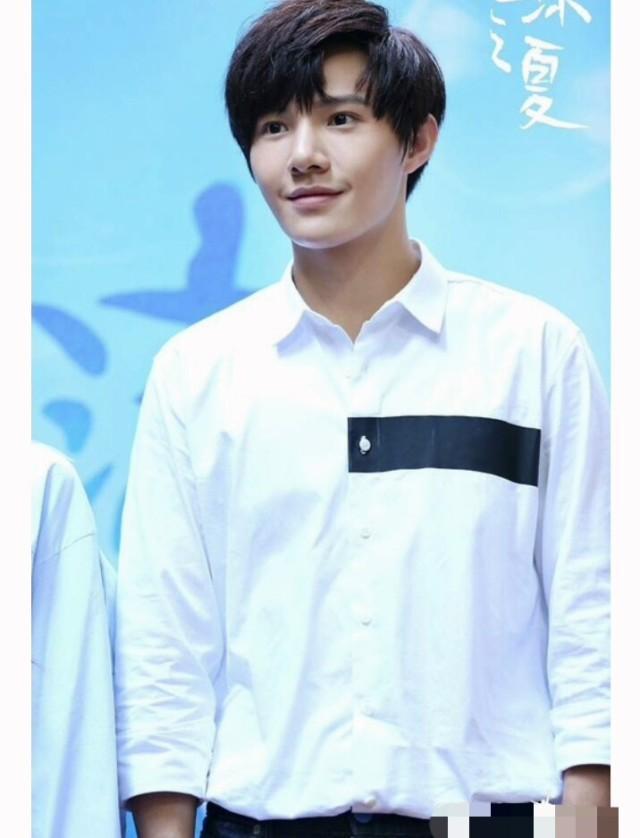 新版《泡沫之夏》三大主演剧照, 20岁张雪迎比当年34岁大S还老