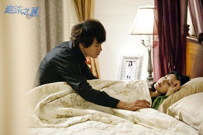 新版《泡沫之夏》三大主演剧照, 20岁张雪迎比当年34岁大S还老