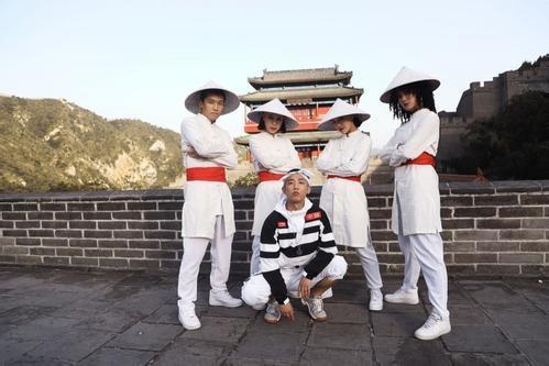 李宁出战巴黎时装周，Jeffery王子异周彦辰力挺国潮李宁style