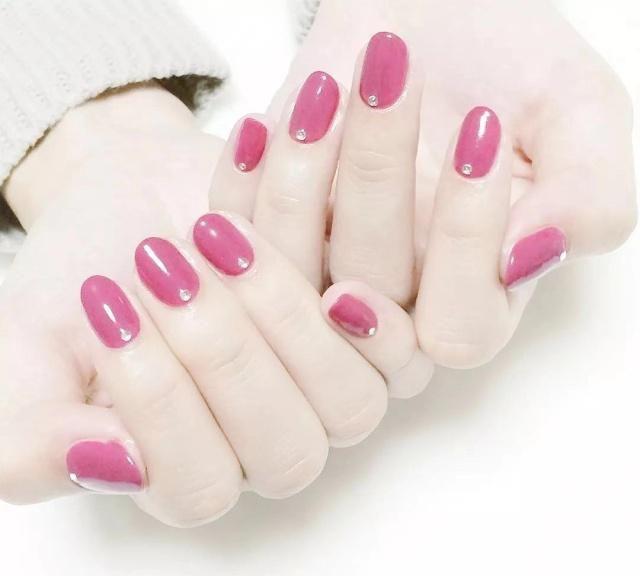5款纯色系美甲:短指甲和小胖手也能涂哦!