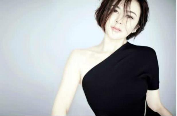 朱丽倩家庭背景曝光,刘德华真幸运,网友:“天王嫂”实至名归