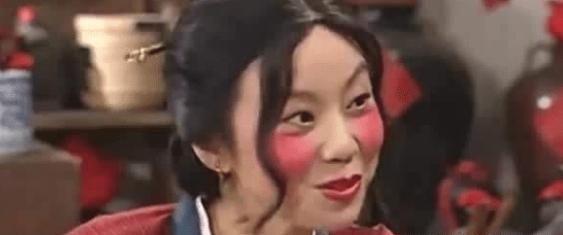 49岁闫妮状态:离婚16年后,她仍与前夫有联系