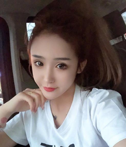 大美生病住院,高迪开直播让大美露脸,网友:怪不得总是闹分手