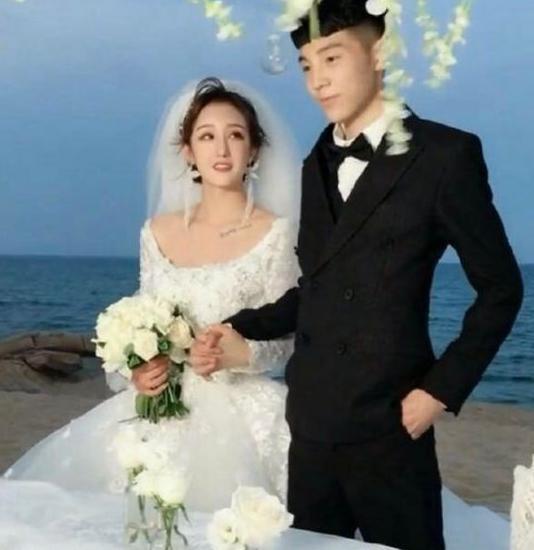 大美生病住院,高迪开直播让大美露脸,网友:怪不得总是闹分手