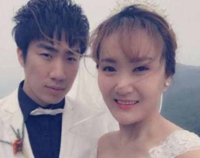 骚男自曝已离婚且净身出户,微博却遭到网友爆破