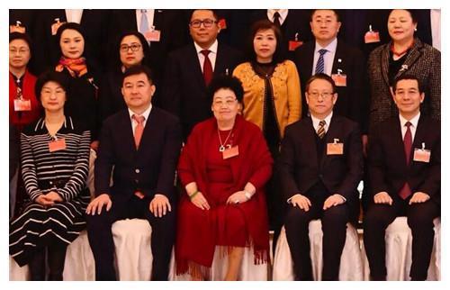 “唐僧”迟重瑞79岁妻子近照曝光,结婚30年恩爱如初