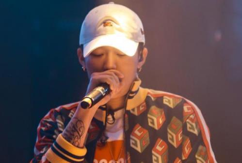 “污点”艺人为武汉献爱心,PGONE扔十万,看范冰冰捐了多少!