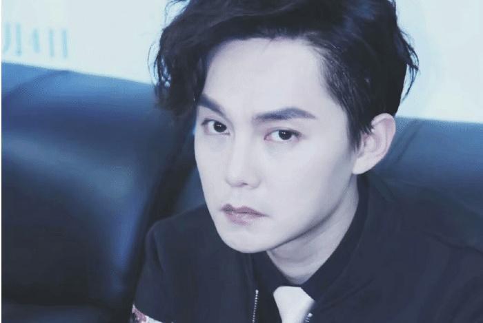 尹正沈腾站增高箱上和黄景瑜拍戏,沈腾真实身高惊呆众人!