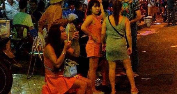 越南美女真实的夜生活,开放到对陌生的中国游客投怀送抱