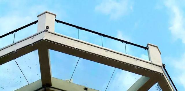 又添好去处!尤溪口新建灯塔设有玻璃栈道观光区!预计本月底投用