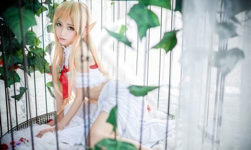 亚丝娜“囚笼”绝美的cosplay，她说：你愿意来救我吗？