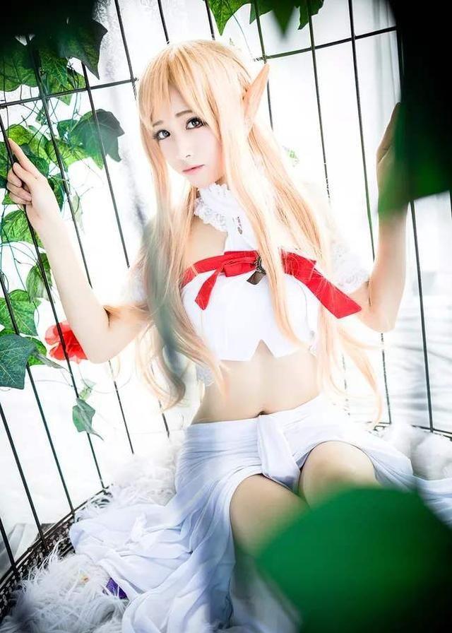 亚丝娜“囚笼”绝美的cosplay，她说：你愿意来救我吗？