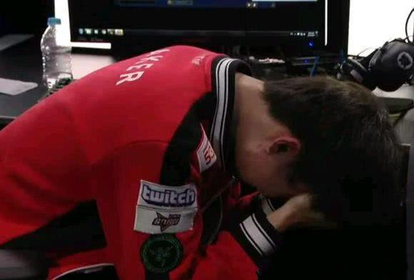 iG强势翻盘SKT，巨大压力给到RNG，网友：第一AD？bang是真混