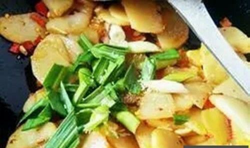 干煸土豆片，步骤做到位，一样的鲜香味又美，一样的焦香解馋下饭