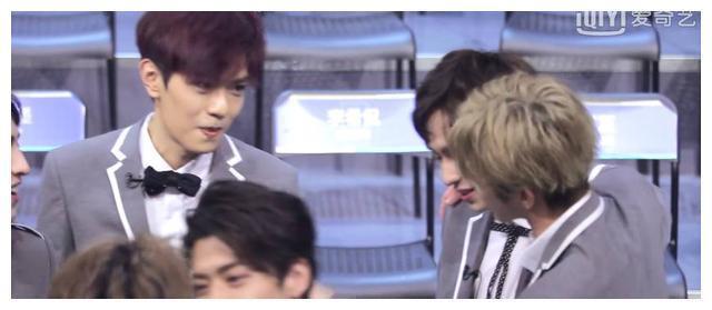 左叶被淘汰，蔡徐坤当场落泪看到你哭我也要哭了