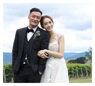 余文乐娇妻王棠云婚后回应这句话,网友:疑似有身孕