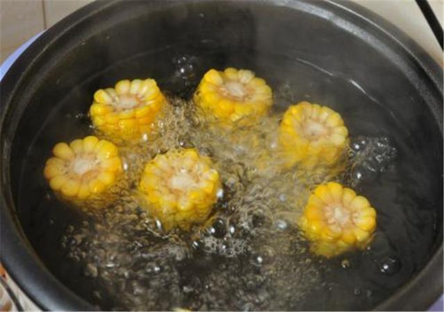 煮米饭万万不可直接加水下锅,多加这2步,米饭飘香,孩子爱吃!