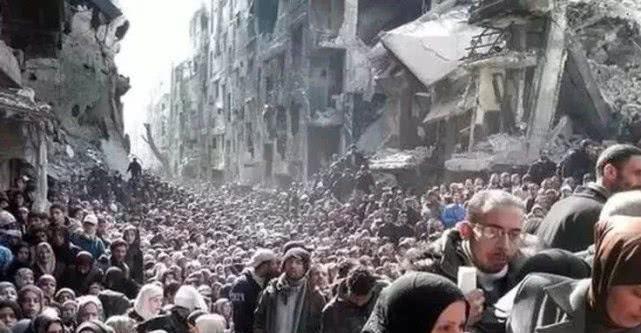 打了9年内战，叙利亚女性有多惨？在黑市被明码标价只值65元