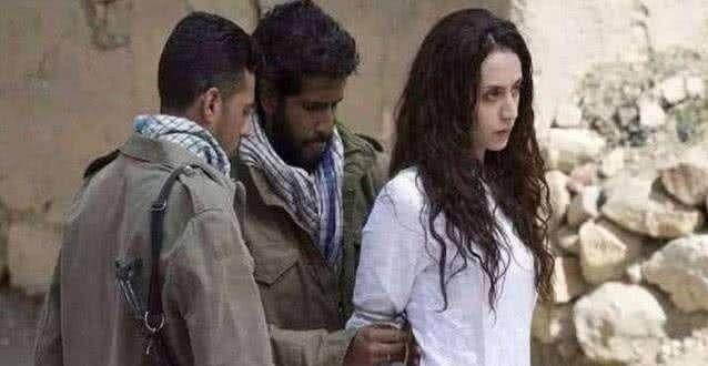 打了9年内战，叙利亚女性有多惨？在黑市被明码标价只值65元