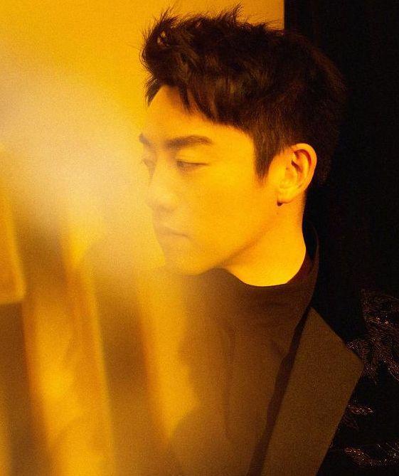 娱乐资讯:郑恺晒“睡不醒大片系列”照片