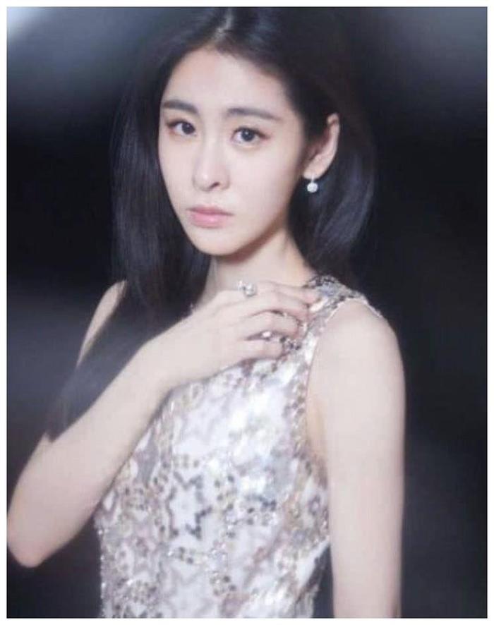 沉默已久的张碧晨终于露面,对介入张杰的婚姻做了回应,心疼娜姐