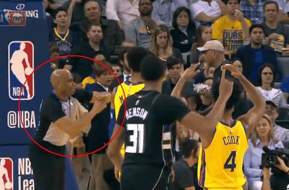 复出之战演砸了！杜兰特脾气真大，3秒钟连吃2T被驱逐出场