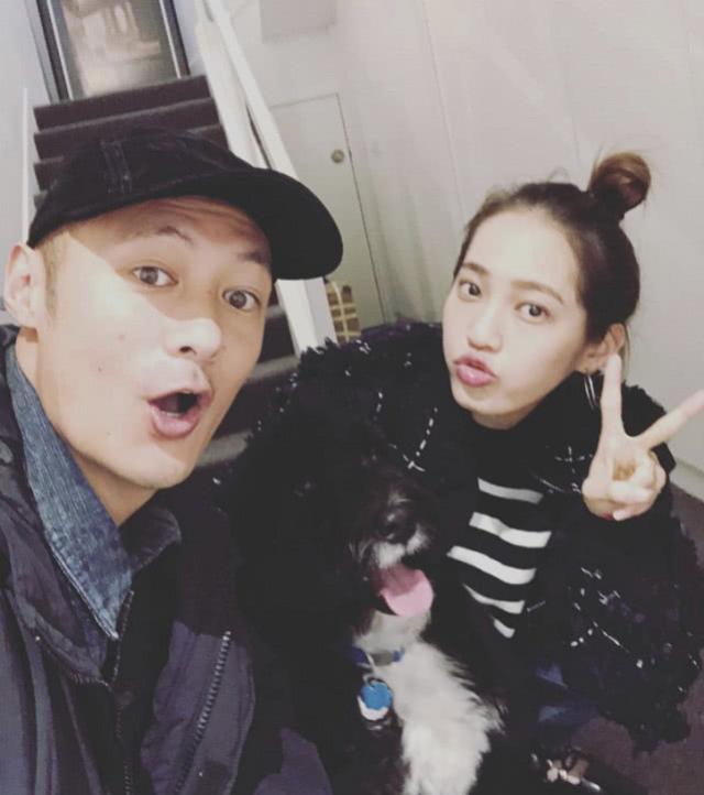 余文乐难得晒老婆靓照，四字配文含义颇深，这是啥情况？