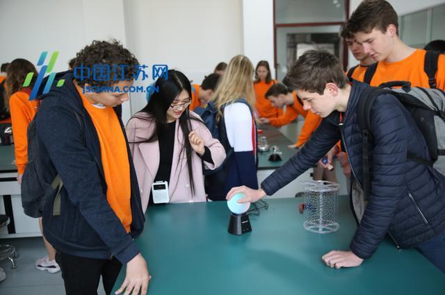 连云港海州高级中学迎来“游学”的荷兰卡尔斯中学师生