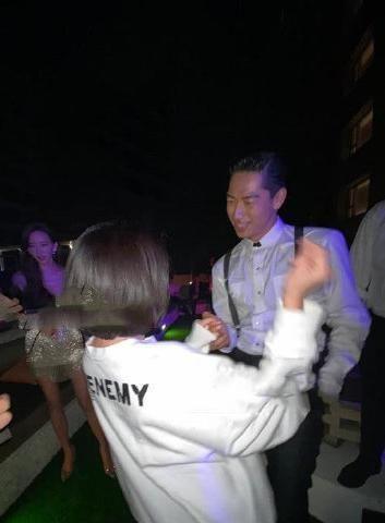 真塑料姐妹情?小S参加林志玲婚礼“劝退”演艺圈,还牵良平手